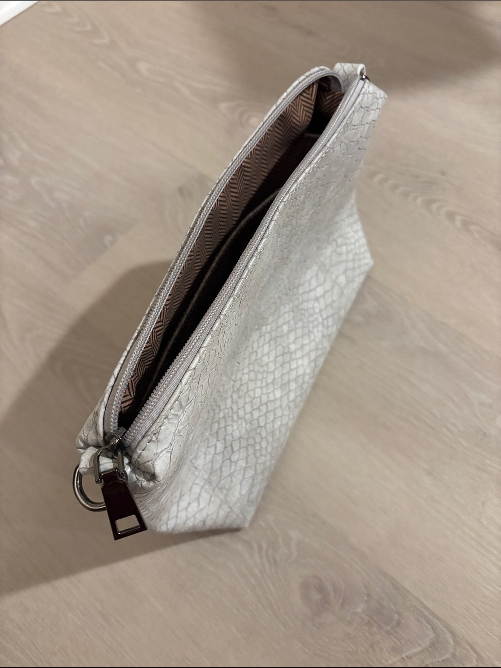 Textured White Python-Effect Cosmetic Pouch - Picture 2 of 5